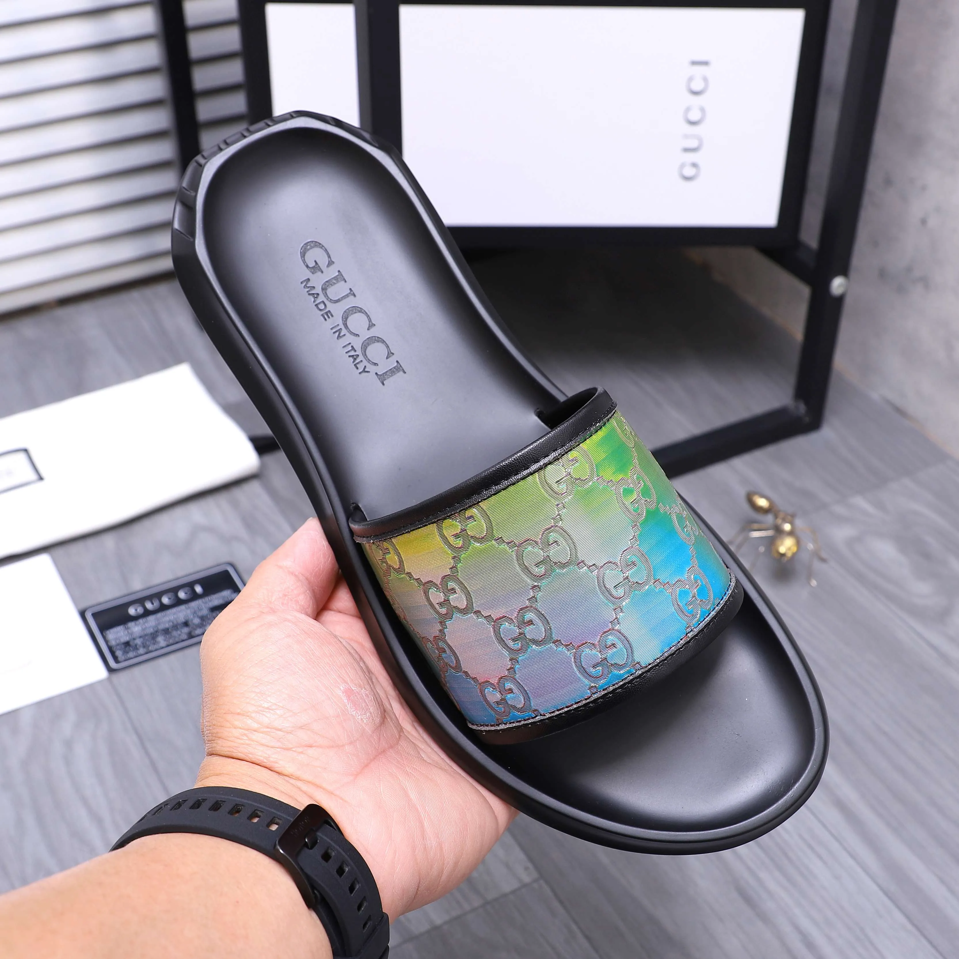 Men's shoes 💰280 Product trademark: GUCCI "Gucci" slippers Regular size: 38-44 (45.46 custom-made, non-returnable) Product materials: Selected embossed cowhide upper, instep imitation leather lining, original outsole